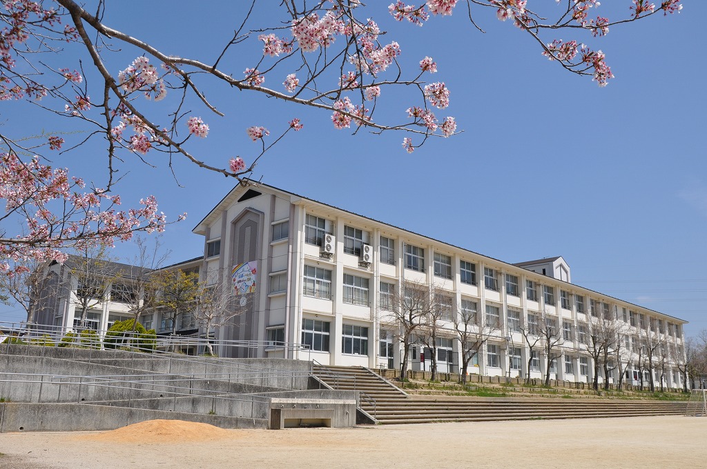 羽津小学校創立120周年記念誌